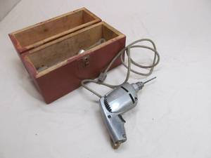 lot 43 image: Shop Mate Drill ,bits