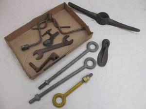 lot 44 image: vintage hand tools