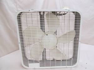 lot 50 image: Lasko box fan