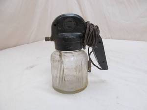 lot 78 image: Vintage Thorson electric sprayer