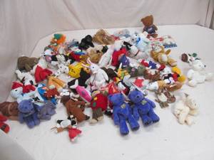 lot 82 image: beanies
