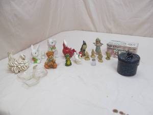 lot 93 image: ceramics