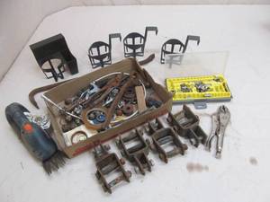 lot 128 image: hardware
