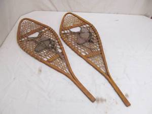 lot 197 image: snow shoe
