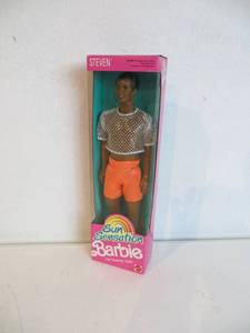 lot 10 image: VINTAGE 1991 Sun Sensation Steven Doll