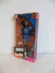 lot 12 image: VINTAGE 1998 NBA Barbie Doll