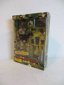 lot 16 image: World Peacekeepers Desert Infantry Action Figure