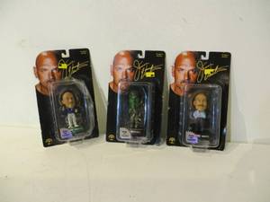 lot 36 image: 3 Jesse Ventura Little Big Heads Figures