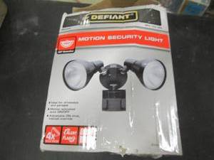 lot 308 image: Defiant Motion Security Light open ...