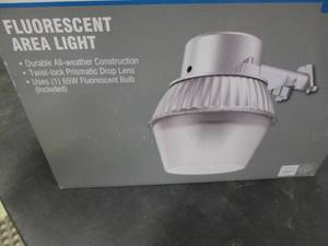 lot 315 image: CE High-Performance 65-Watt Fluores...