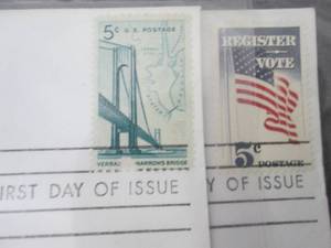 lot 421 image: 2 First Day of Issue Collectable St...