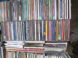 lot 490 image: Large Lot of Assorted Music CDs...
