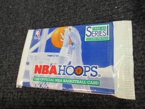 lot 114 image: 10 Packs of 1992-93 NBA Hoops Cards...