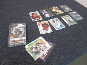 lot 140 image: 25 Running Back Cards...