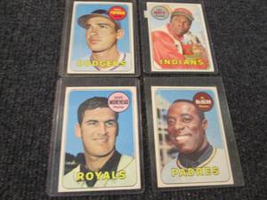 lot 158 image: 4 1969 Topps Baseball Cards...