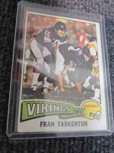 lot 200 image: 1975 Topps Fran Tarkenton Card...