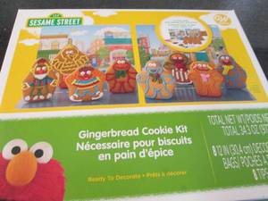 lot 71 image: 3 Sesame Street Gingerbread Cookie ...
