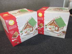 lot 72 image: 2 Wilton Gingerbread  House Kits ZZ...