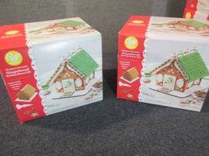 lot 75 image: 2 Wilton Gingerbread  House Kits ZZ...
