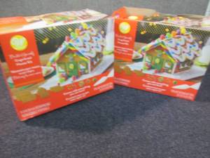 lot 76 image: 2 Wilton Gingerbread  House Kits ZZ...