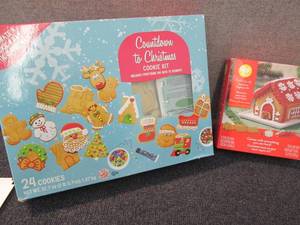 lot 84 image: Cookie & Doghouse Kit ZZ2...