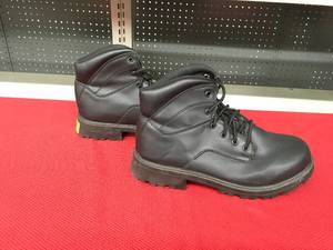 lot 255 image: Brahma Mens Size 10W Boots
