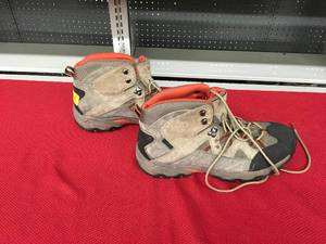lot 257 image: Propet  Mens Size 12 Boots