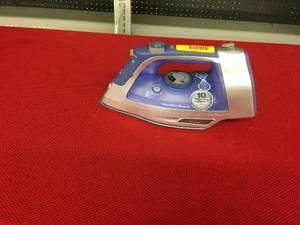lot 295 image: Hamilton Beach Steam Iron