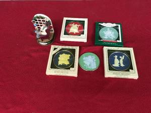lot 306 image: Norman Rockwell Keepsake Ornaments