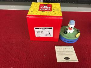 lot 328 image: Hallmark Peanuts Gallery On The Right Track Figurine W COA