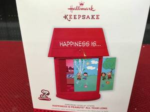 lot 341 image: Hallmark Keepsake Happiness Is Peanuts All Year Long Ornament Display Stand