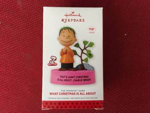 lot 346 image: Hallmark Keepsake The Peanuts Gang What Christmas Is All About Ornament