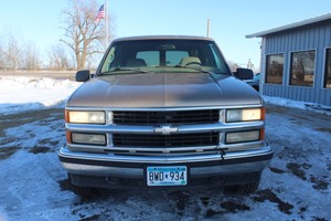 lot 4977 image: 1999 Chevrolet Tahoe LT 4X4