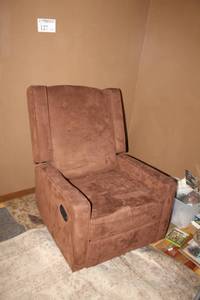 lot 127 image: Living Room Recliner Chair