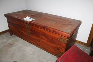 lot 130 image: Wood Chest Cedar Lined