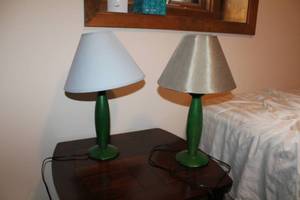 lot 173 image: Lot of (2) Table Lamps