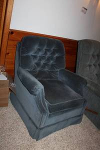 lot 184 image: Living Room Chair