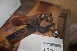 lot 122 image: Lot of (2) Trailer Hitch with 2in. Ball