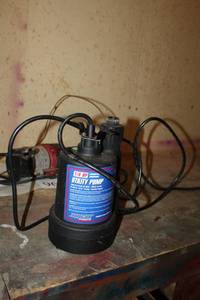lot 97 image: Thermoplastic Submersible Utility Pump 91250