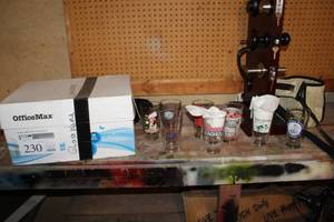 lot 230 image: Lot of (Approximately 20) Decorative Glass Pint Beer Glasses
