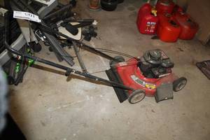 lot 105 image: MTD 20in. Push Lawn Mower Side Discharge