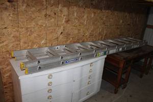 lot 236 image: Werner 20ft. Medium Duty 225 lbs. Aluminum Extension Ladder