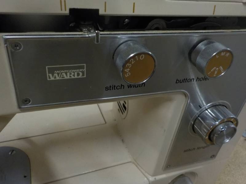 lot 187 image: Wards Sewing Machine No Cord...
