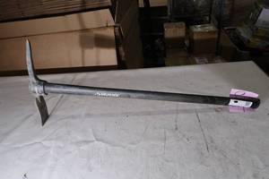 lot T60 image: 2.5 lb. Pick Mattock