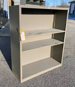 lot 7 image: HON Bookcase
