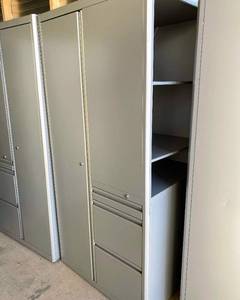 lot 14 image: Storage LockerTower