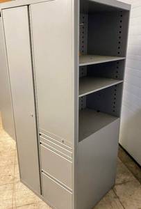 lot 12 image: Storage LockerTower