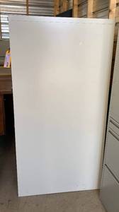 lot 1 image: HON File Cabinet