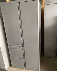 lot 15 image: Storage LockerTower