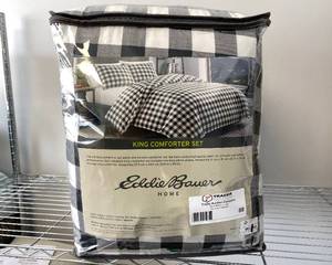 lot 189 image: Eddie Bauer King Size Comforter Set